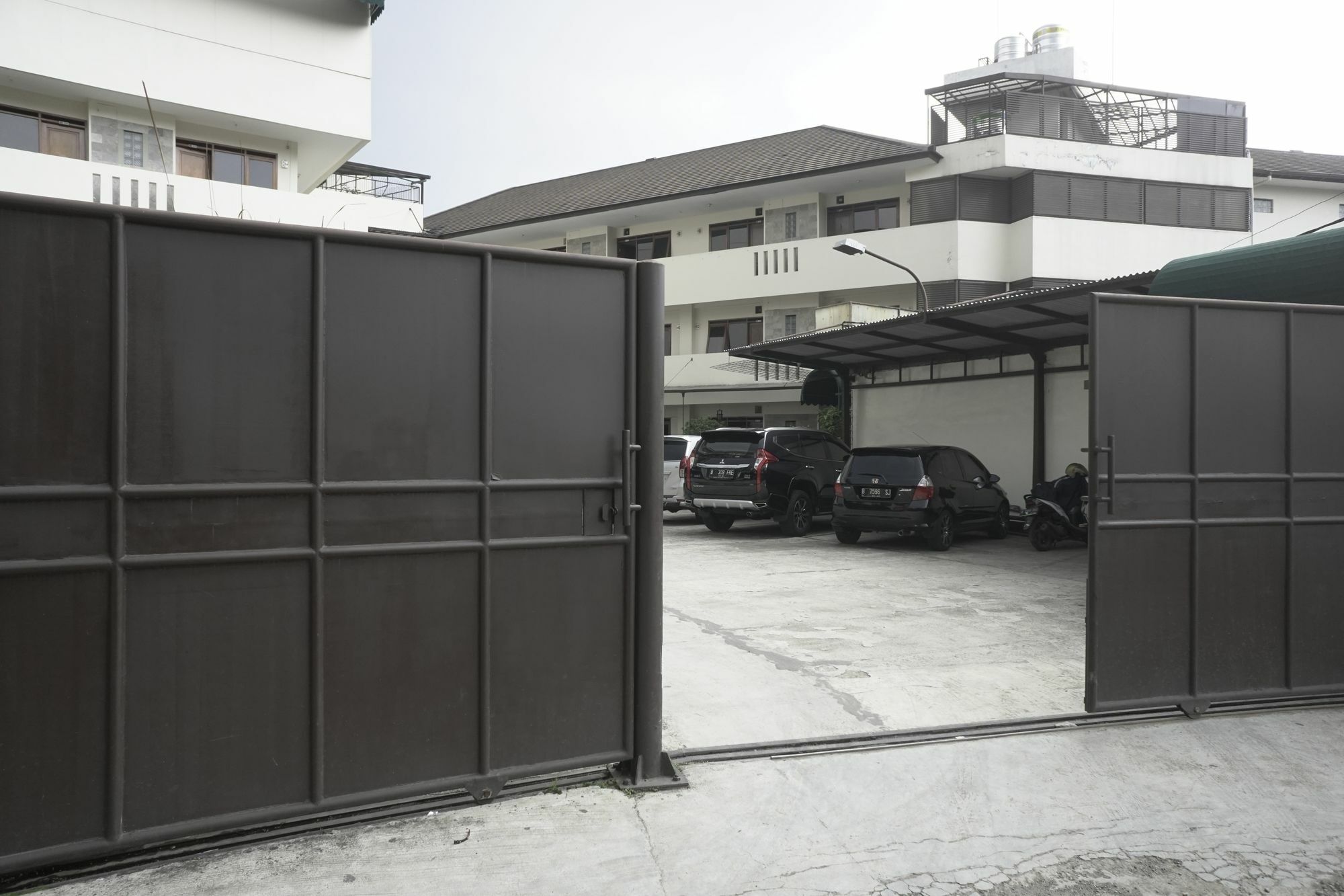 Reddoorz Plus @ Ciumbuleuit Area Bandung Dış mekan fotoğraf